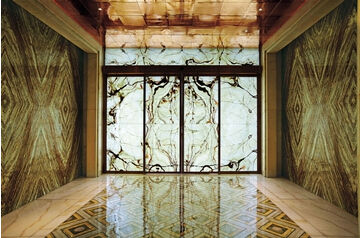 今年的展會(huì)除邀請(qǐng)國(guó)內(nèi)外企業(yè)，主辦方還將邀請(qǐng)國(guó)際知名設(shè)計(jì)師出席石材設(shè)計(jì)論壇，共同探討裝修市場(chǎng)發(fā)展。作為全國(guó)百名優(yōu)秀室內(nèi)建筑師、中國(guó)室內(nèi)設(shè)計(jì)十大年度人物之一的著名設(shè)計(jì)師梁建國(guó)，將在會(huì)上作為代表發(fā)表主題演講。