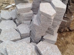 廠家直銷 萊姆黑 花崗巖小塊石，馬蹄石，廣場(chǎng)石