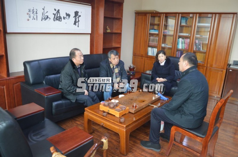 山東省石材行業(yè)協(xié)會(huì)同中國(guó)建材工業(yè)規(guī)劃研究院與五蓮石材產(chǎn)業(yè)園管委會(huì)共同探討五蓮石材產(chǎn)業(yè)發(fā)展規(guī)劃