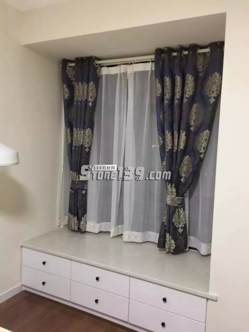 飄窗窗臺，還是石材的耐用！