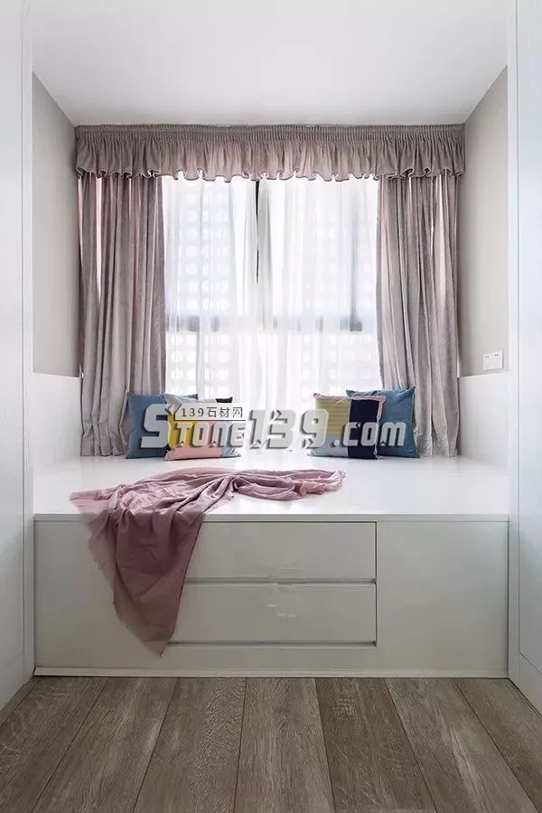 飄窗窗臺，還是石材的耐用！