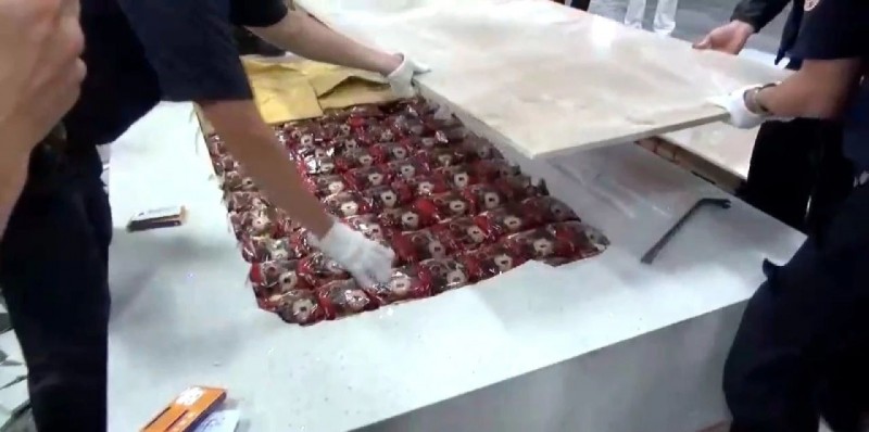 人造石(微晶石)板材挖空夾藏毒品,廈門海關(guān)破獲1.16噸毒品走私大案
