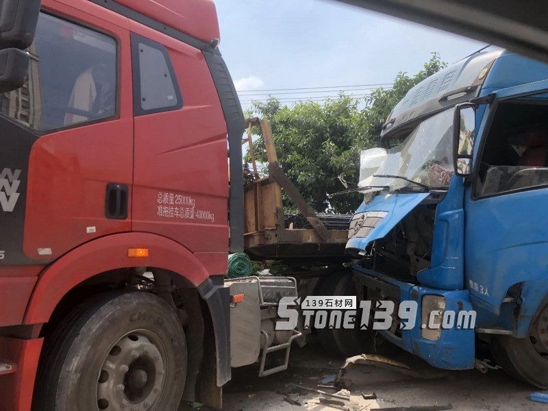 福建水頭違規(guī)大貨車，還有沒有人管管了？！