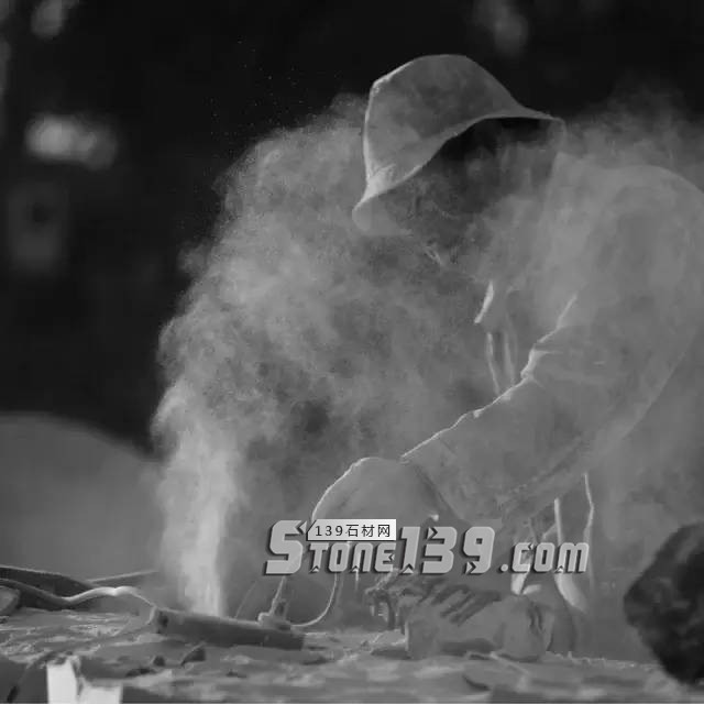 河北曲陽石雕工人工作現(xiàn)場(chǎng)照