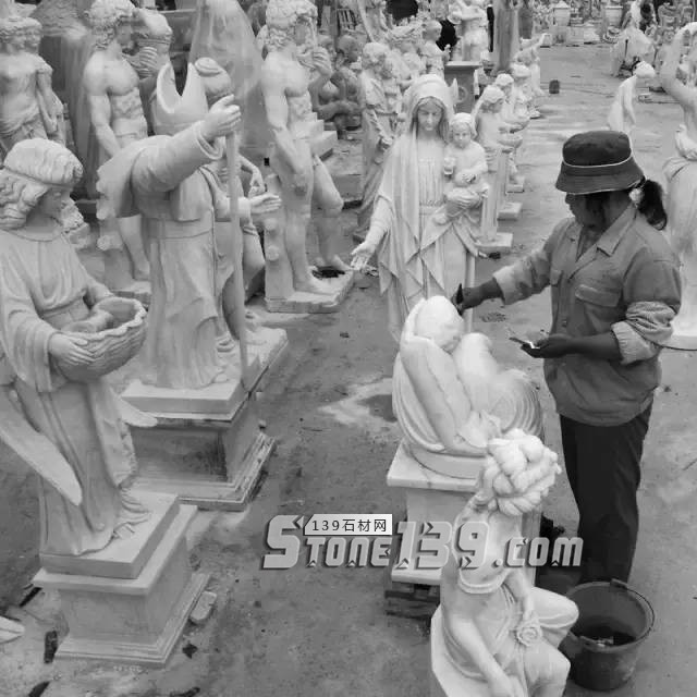 河北曲陽石雕工人工作現(xiàn)場(chǎng)照
