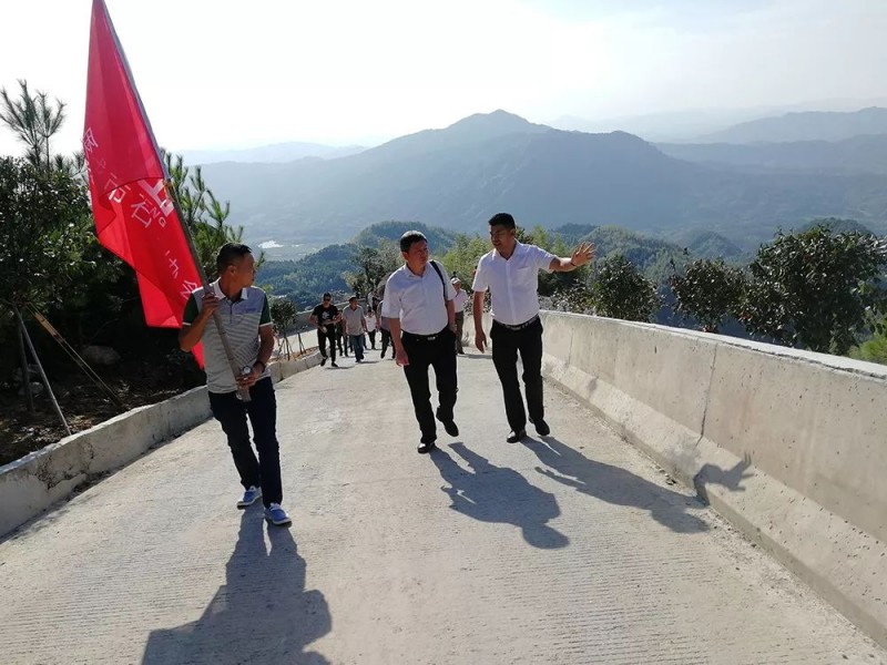 湖北麻城市委常委、統(tǒng)戰(zhàn)部部長(zhǎng)戴昌遠(yuǎn)一行考察交流富強(qiáng)石材綠色礦山經(jīng)驗(yàn)