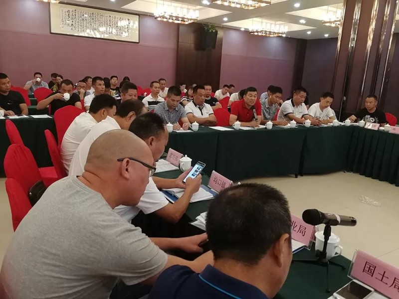 湖北麻城市委常委、統(tǒng)戰(zhàn)部部長(zhǎng)戴昌遠(yuǎn)一行考察交流富強(qiáng)石材綠色礦山經(jīng)驗(yàn)