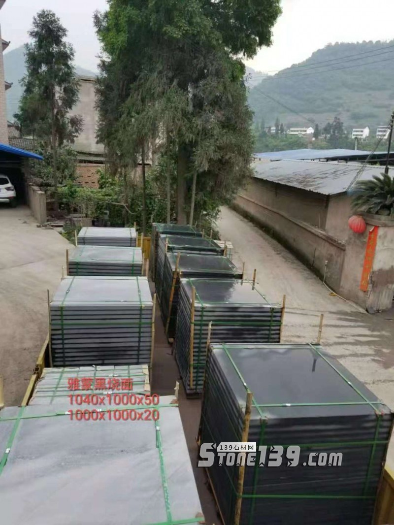 四川雅安天虹石材廠主營雅蒙黑、滎經(jīng)紅（中國紅）、紫檀木紋、漢白玉
