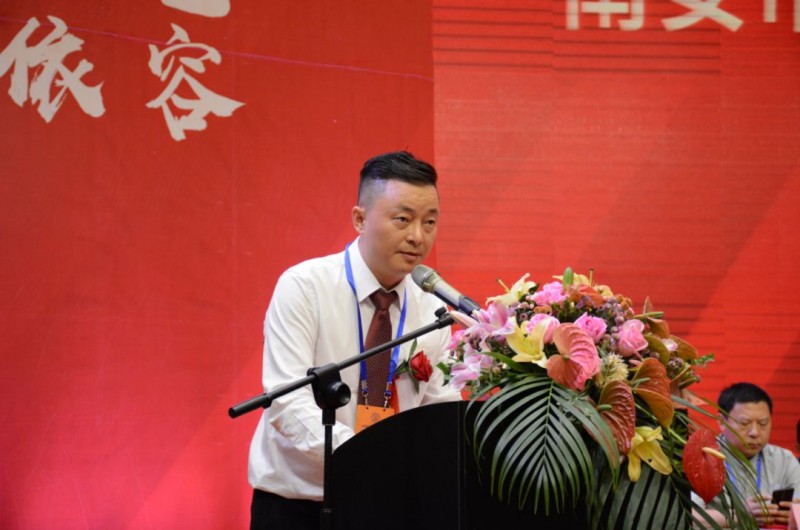 南安市石材機(jī)械輔料產(chǎn)業(yè)聯(lián)合會(huì)舉行成立大會(huì)，李群生當(dāng)選會(huì)長(zhǎng)