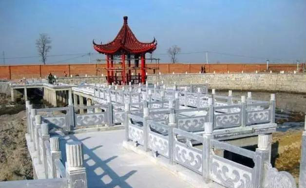 石材欄桿干貨 各種傳統(tǒng)石欄桿、歐式石欄桿、現(xiàn)代石欄桿款式賞析