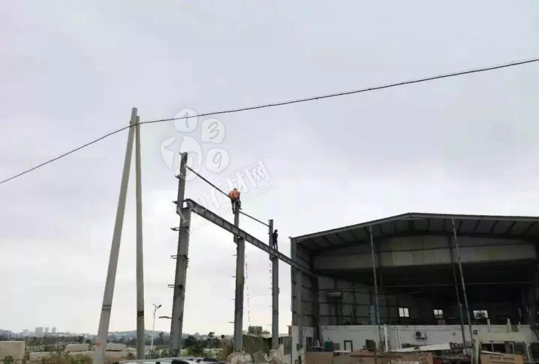 福建南安市石井鎮(zhèn)拆石材廠棚，移石材方料