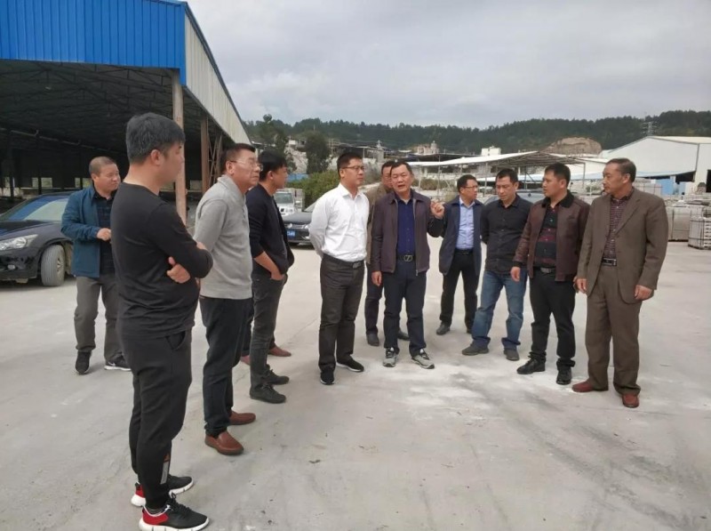 福建古田縣縣長深入鶴塘鎮(zhèn)調(diào)研石材礦產(chǎn)綜合整治工作