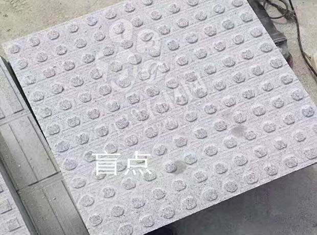 泌陽縣【豐達(dá)石材廠】主營(yíng)河南芝麻白（芝麻灰）路沿石