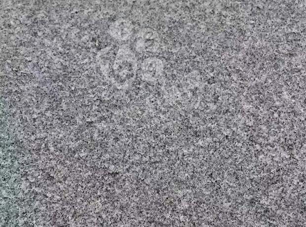 泌陽縣【豐達(dá)石材廠】主營(yíng)河南芝麻白（芝麻灰）路沿石