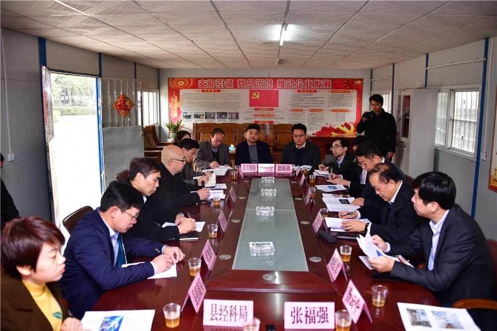 中國(guó)煤炭地質(zhì)總局領(lǐng)導(dǎo)到廣西忻城（銀白龍大理石產(chǎn)地）考察石材產(chǎn)業(yè)