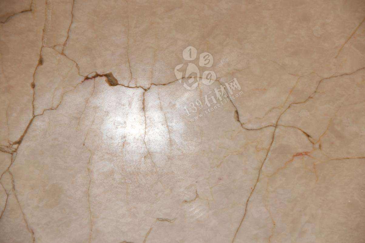 顧客非說(shuō)石材有裂紋要退貨，老板怒了！