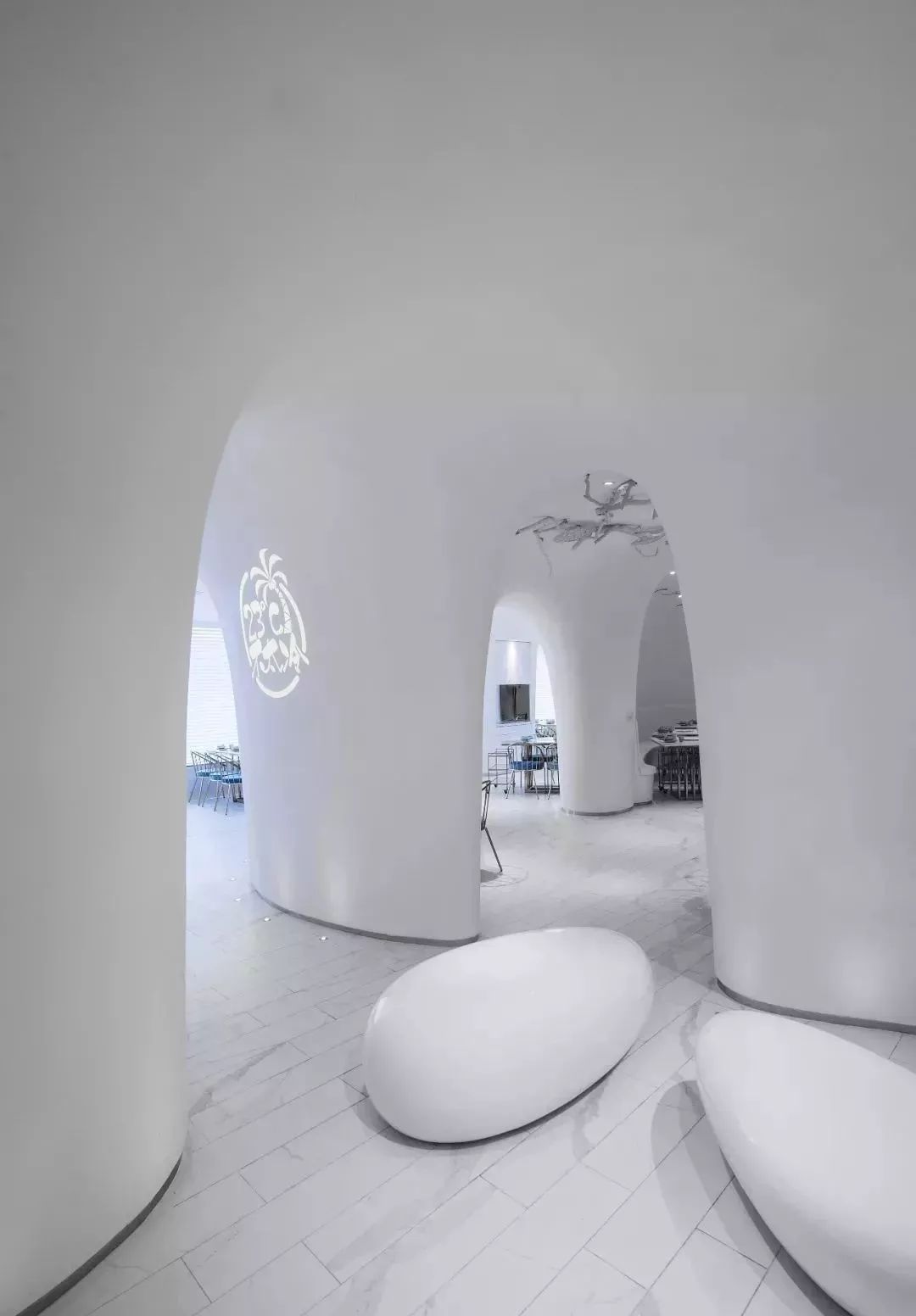 帶您看看上海一家時尚火鍋餐廳用“爵士白大理石”打造的內(nèi)裝視覺