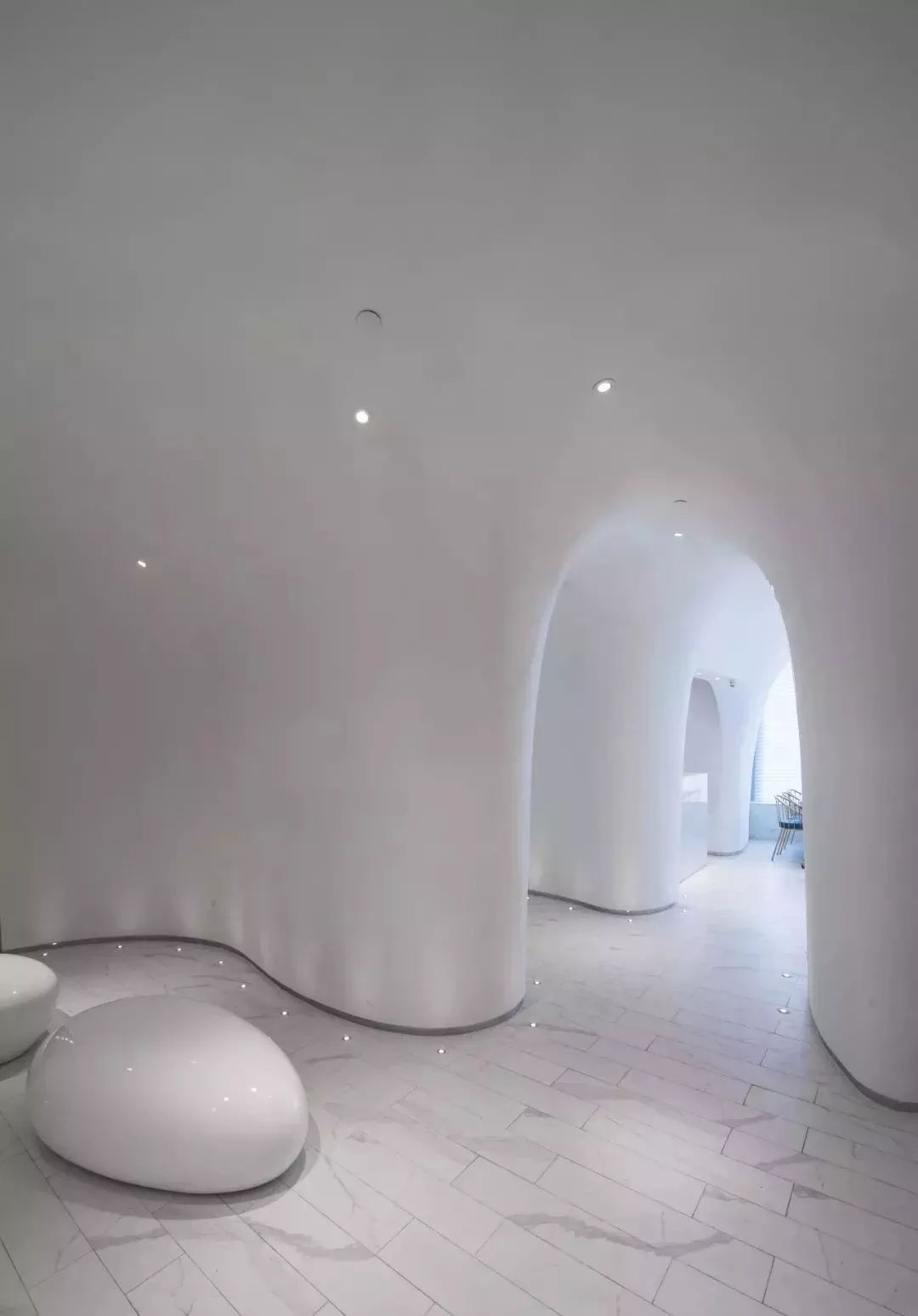 帶您看看上海一家時尚火鍋餐廳用“爵士白大理石”打造的內(nèi)裝視覺