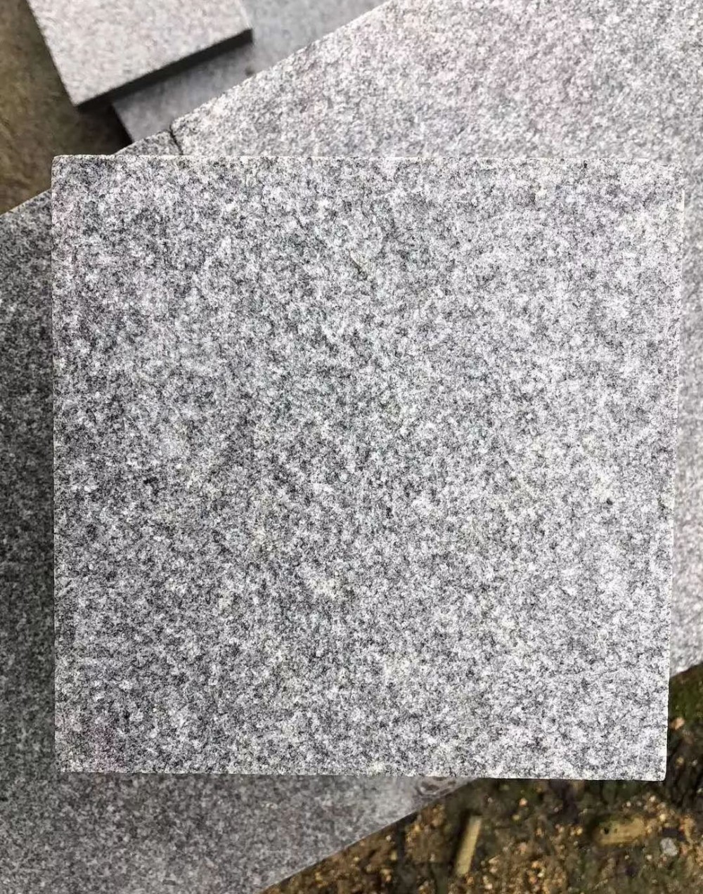 湖北羅田白蓮河石材產(chǎn)業(yè)穩(wěn)步發(fā)展，羅田芝麻灰保質(zhì)保量完成四方來單！