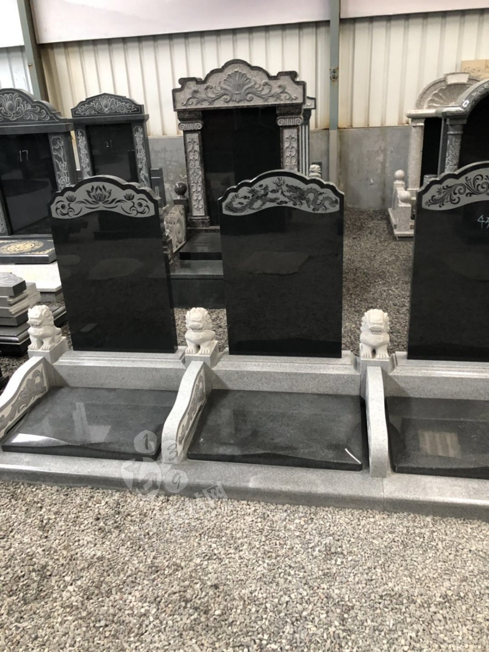 石材墓碑 中國(guó)石材墓碑加工廠的選材及加工流程