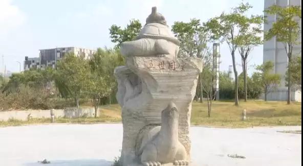 精雕細(xì)琢，讓麻城花崗巖升值數(shù)十倍甚至上百倍，從千元增值到上萬(wàn)元