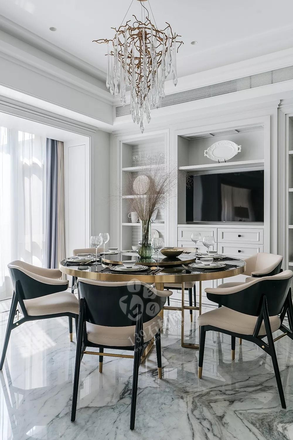 黑色石材帶根的三個(gè)品種（黑白根、茶玉、勞倫黑金）對(duì)比介紹