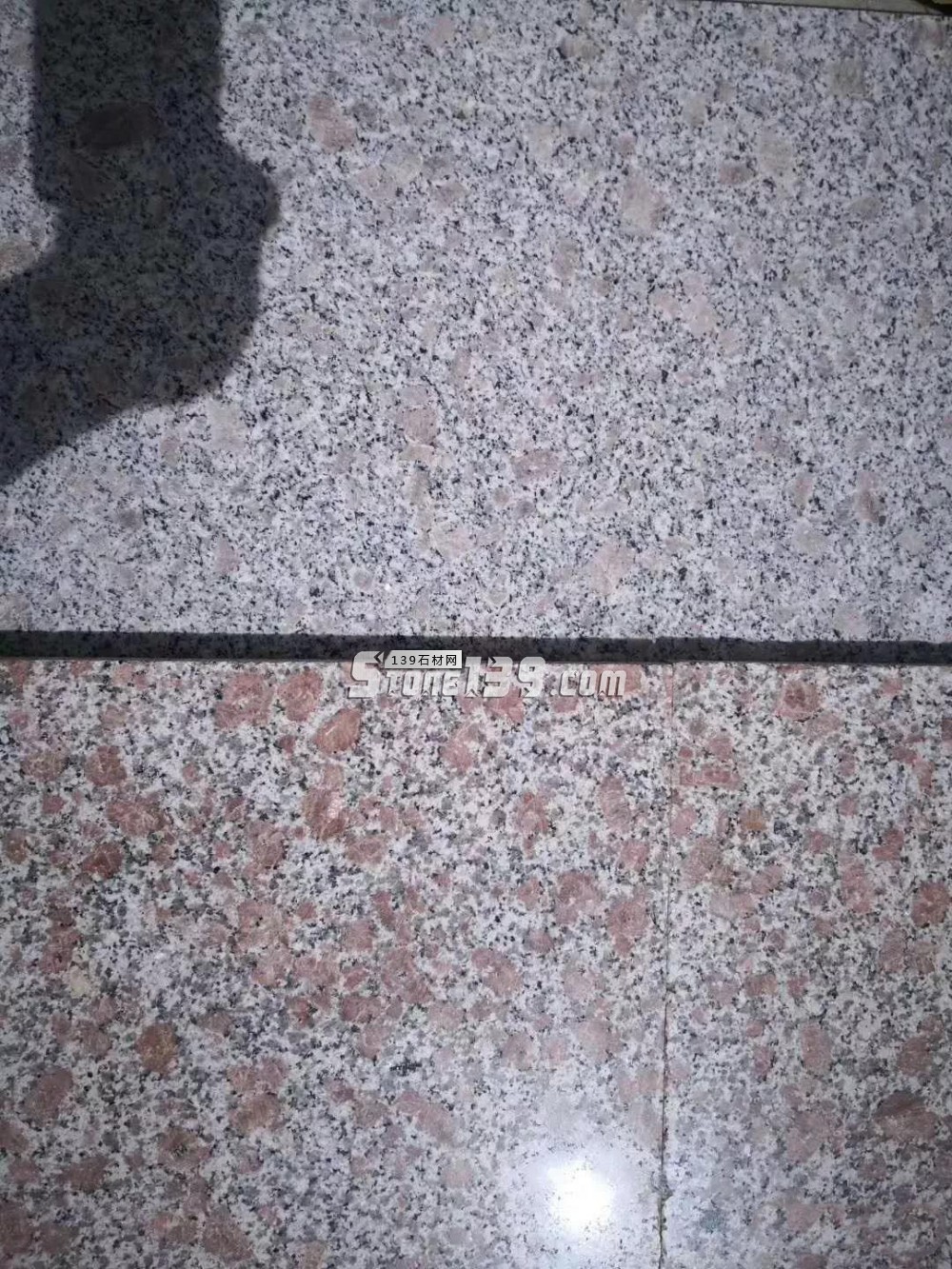 山東招遠交警夜間查獲8輛嚴重超載石材大貨車