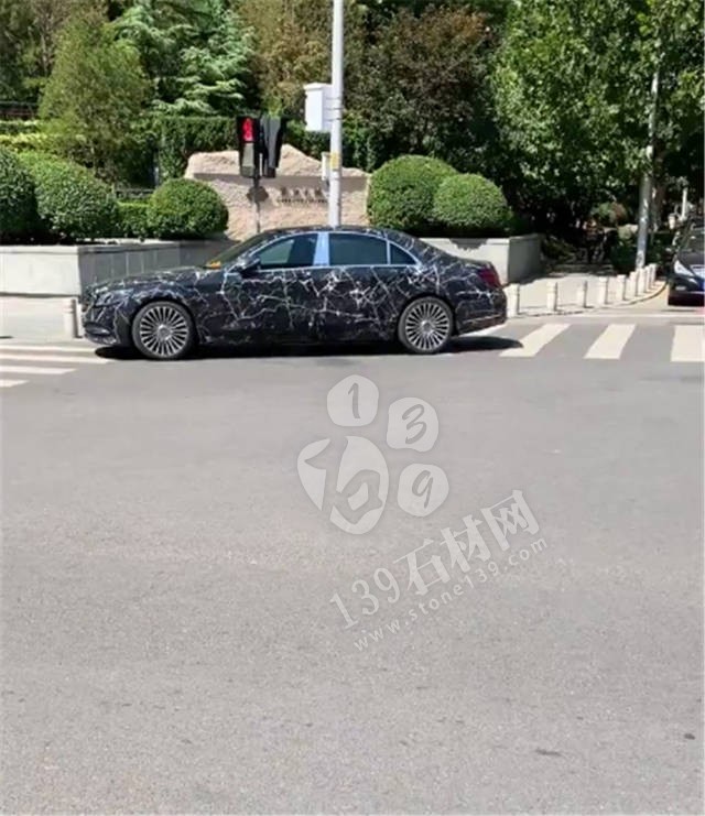 北京首臺(tái)“大理石”邁巴赫，落地250萬，加價(jià)45萬，紋理吸睛
