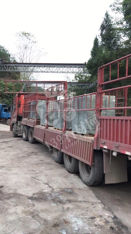 達(dá)州輝騰石材專業(yè)提供青石路沿石、欄桿、地鋪石、臺(tái)階石的園林青石產(chǎn)品