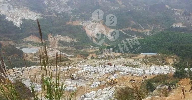 走進(jìn)廣東廉江花崗巖王國：擁有白/灰/藍(lán)/紅/花等色澤豐富的花崗巖品種！