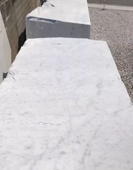 【其睞石材】設(shè)計(jì)師喜歡的卡拉拉白、雪花白等意大利白色大理石