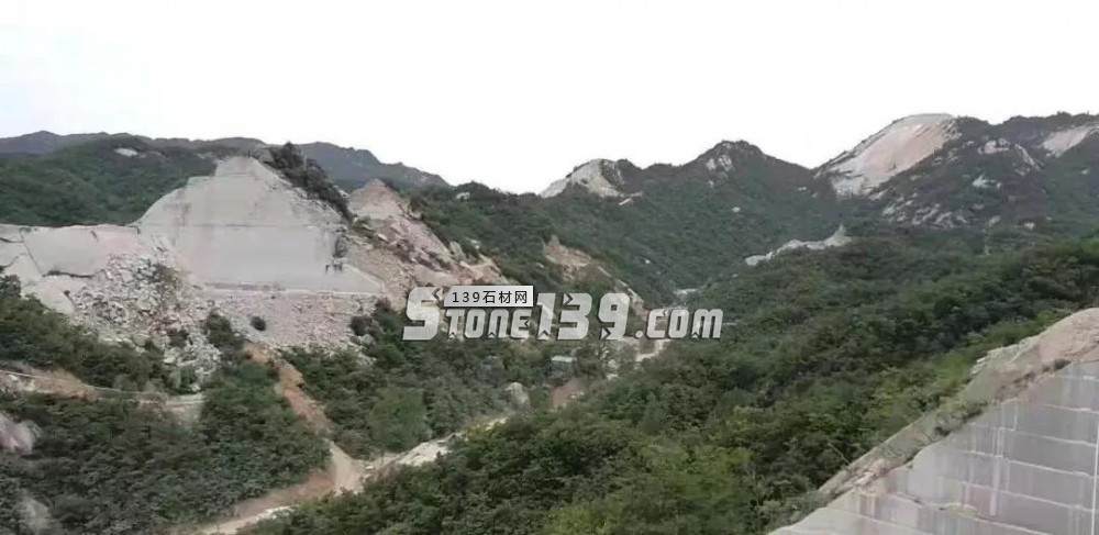 河南內鄉(xiāng)縣板場鄉(xiāng)礦山治理治出綠水青山，梨花白歡迎您下單！