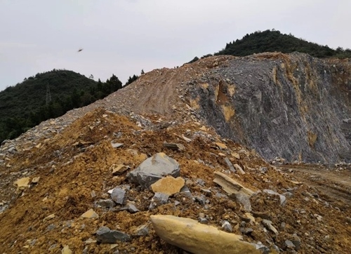 四川達(dá)州大竹縣、渠縣交界露天采石場開采無序，被督察組點(diǎn)名通報(bào)