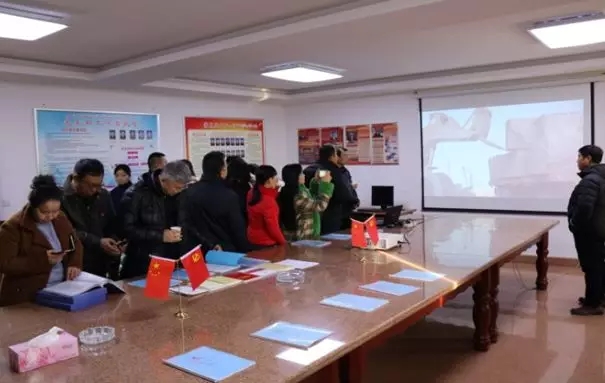 新疆鄯善石材工業(yè)園區(qū)召開非公企業(yè)黨支部黨建示范點(diǎn)交流觀摩會(huì)