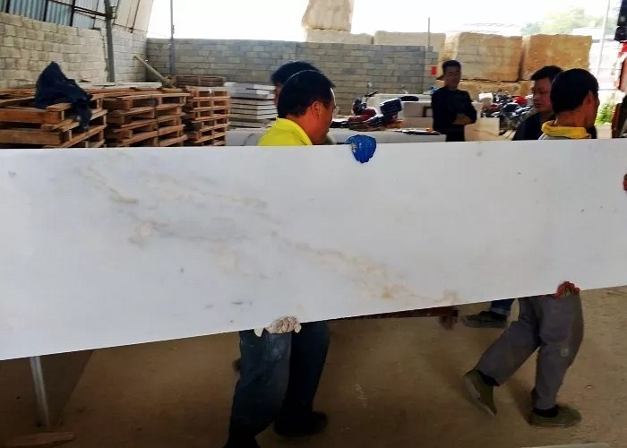廣西最美白色大理石產(chǎn)區(qū)，平桂區(qū)全力推進(jìn)企業(yè)復(fù)工復(fù)產(chǎn)！附廣西白欣賞！