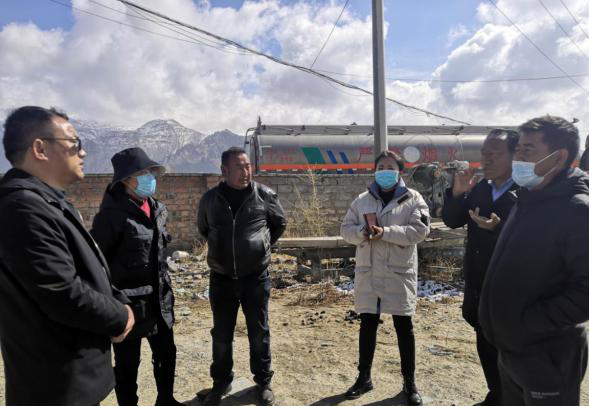 拉薩市生態(tài)環(huán)境局檢查指導乃瓊街道石材加工廠搬遷工作