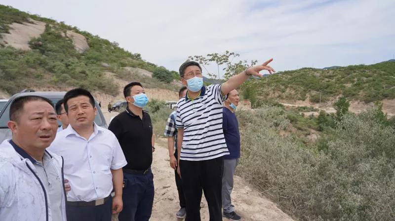 湖北隨縣縣委書記、縣長陳興旺到吳山鎮(zhèn)調(diào)研督導(dǎo)石材產(chǎn)業(yè)發(fā)展情況