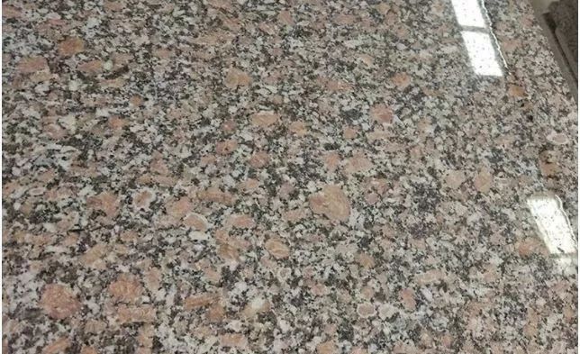 你知道嗎？河南內(nèi)鄉(xiāng)主要的石材產(chǎn)品有這些梨花白、梨花紅、芝麻白、芝麻灰、染色板