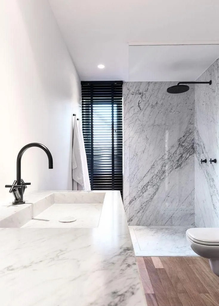 國巖板與石英石、天然大理石有什么區(qū)別呢？