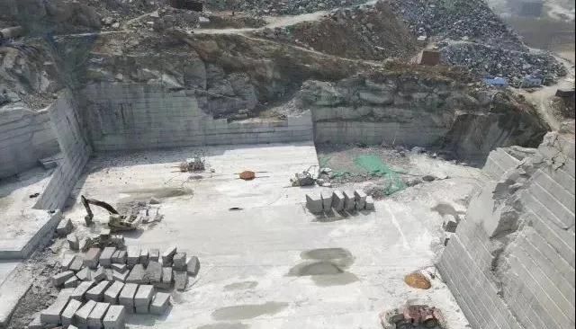 山東泗水縣縣長(zhǎng)趙鑫調(diào)研魯灰石材壓減工作，附魯灰石材欣賞！