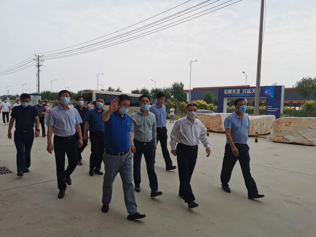 河北滄州市副市長張文閣對黃驊港華業(yè)石材新城進行考察調(diào)研活動