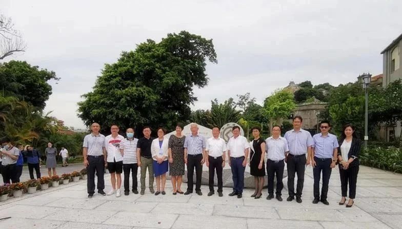 熱點(diǎn) | 萬(wàn)里石股份捐贈(zèng)，惠安617雕刻，鼓浪嶼世遺標(biāo)志“時(shí)光晶體”今日落成