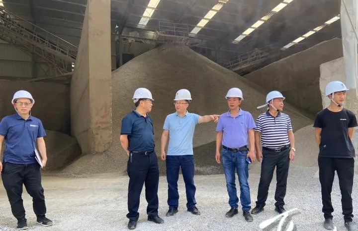 重慶巫山縣副縣長(zhǎng)陳恭福率隊(duì)開(kāi)展露天非煤礦山安全生產(chǎn)監(jiān)督檢查