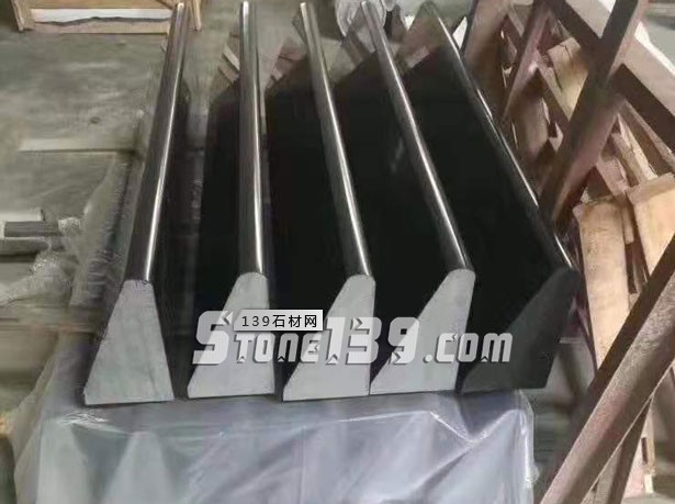 目前最便宜的黑石（湛江黑）產(chǎn)地廣東雷州市召開非法石材場(chǎng)整治工作推進(jìn)會(huì)