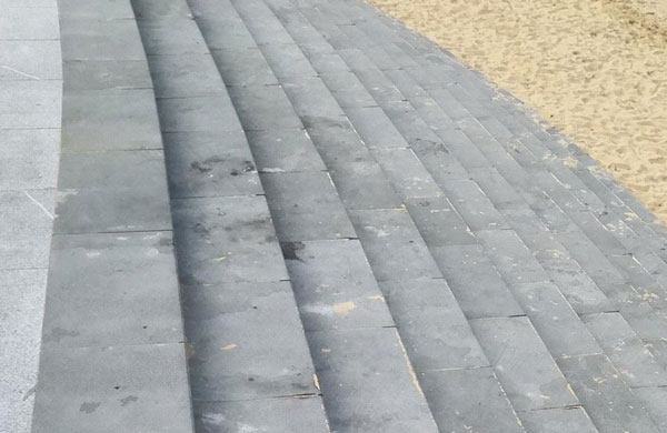 目前最便宜的黑石（湛江黑）產(chǎn)地廣東雷州市召開非法石材場(chǎng)整治工作推進(jìn)會(huì)