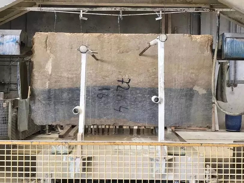 你說石材有色差是次品，那是你沒遇上好設(shè)計