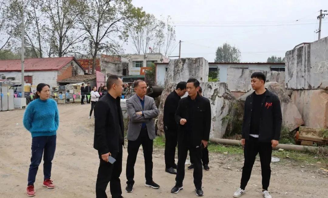 河南南陽淅川縣上集鎮(zhèn)集中開展石材企業(yè)專項(xiàng)整治行動