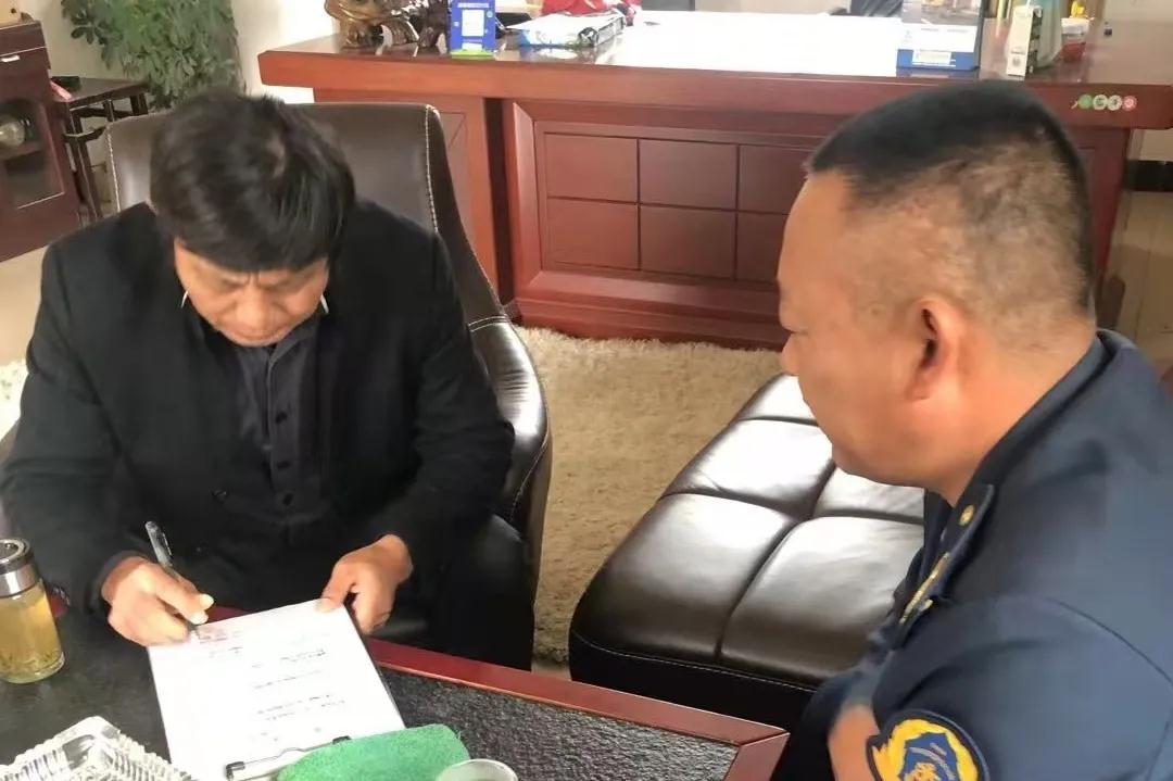 湖北麻城成立專班整治石材產(chǎn)業(yè)貨運(yùn)車輛，6家企業(yè)被下達(dá)責(zé)令整改通知書