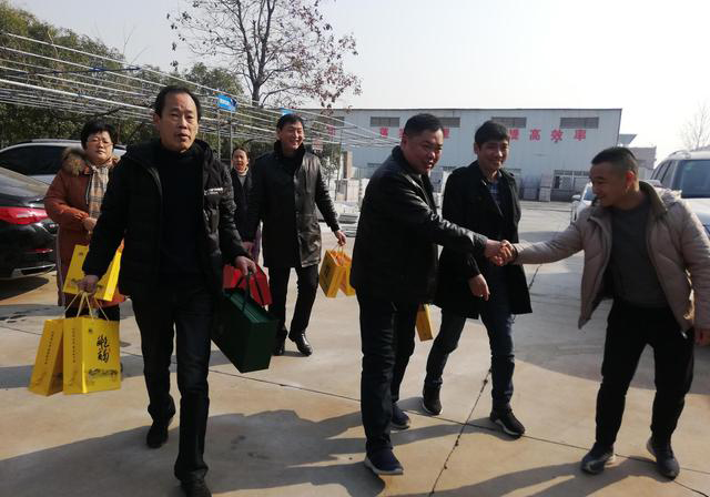 （河南梨花白產(chǎn)區(qū)）內(nèi)鄉(xiāng)縣礦產(chǎn)品交易中心召開資源企業(yè)人士座談會