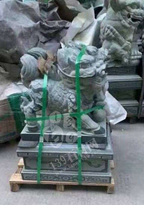 萬(wàn)國(guó)石材帶您了解沒(méi)哭了的萬(wàn)源青石雕刻產(chǎn)品